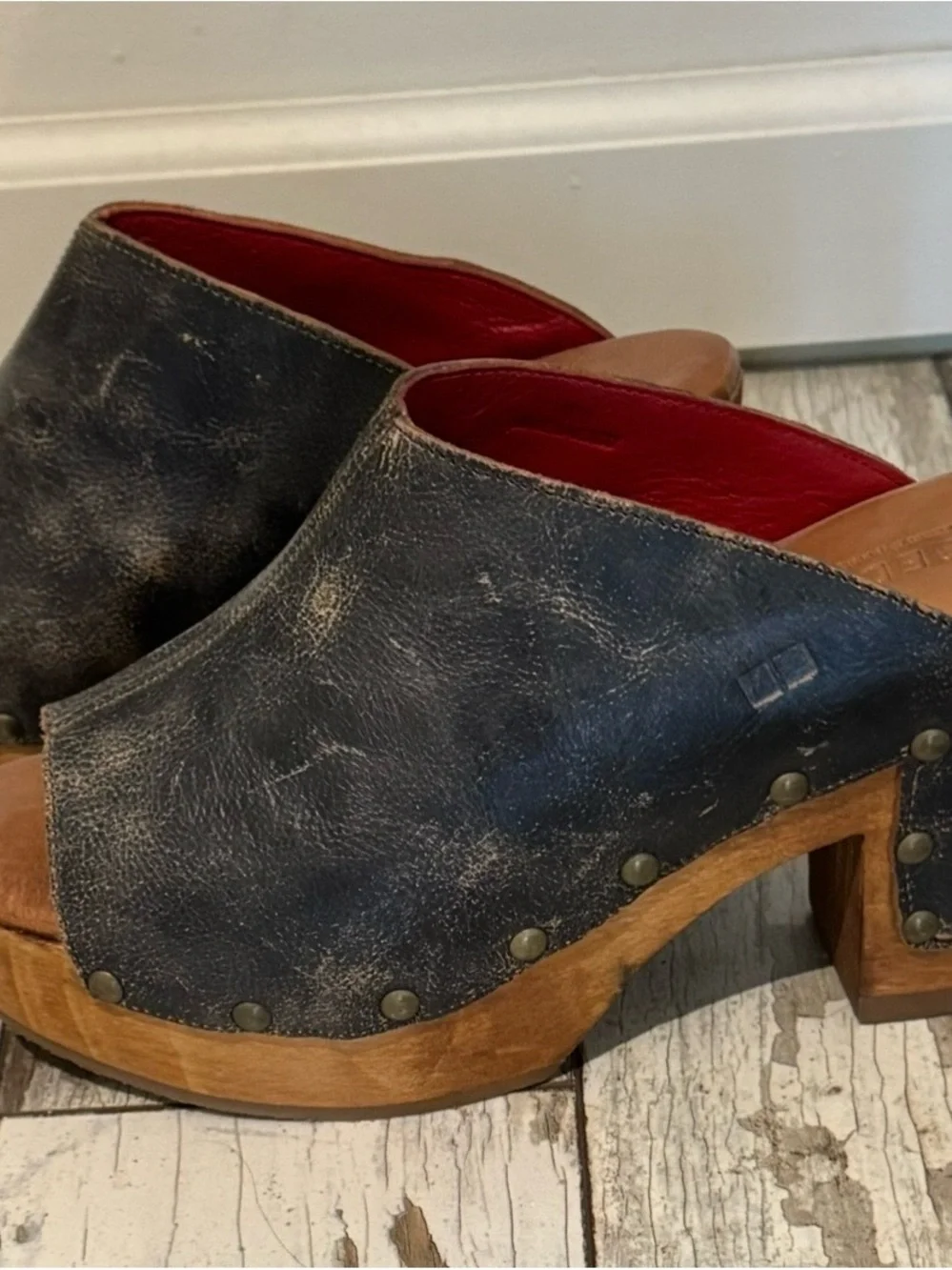 Bed Stu Deva Black Lux Leather Studded Wood Platform Clogs   NWT - Picture 4 of 5